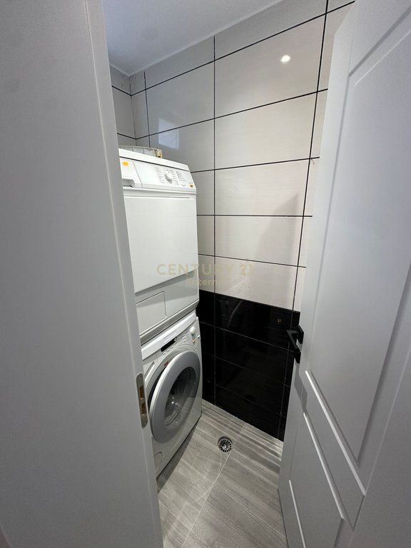 Rruga e Elbasanit - Jepet me qira 1+1 moderne tek Ambasada Amerikane