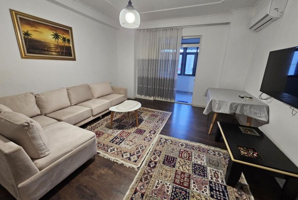 A Don Bosko Viene Affittato Appartamento 2+1 Arredato!