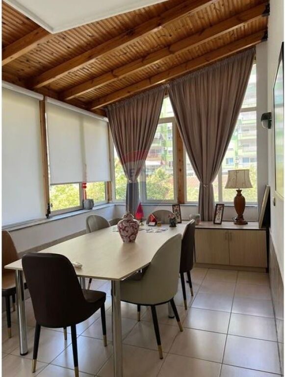 Zyrë - Për Qira - Blloku, Tiranë