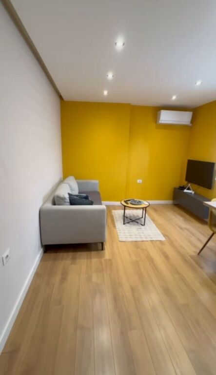 Super apartament 1+1 me qira te Pazari i Ri