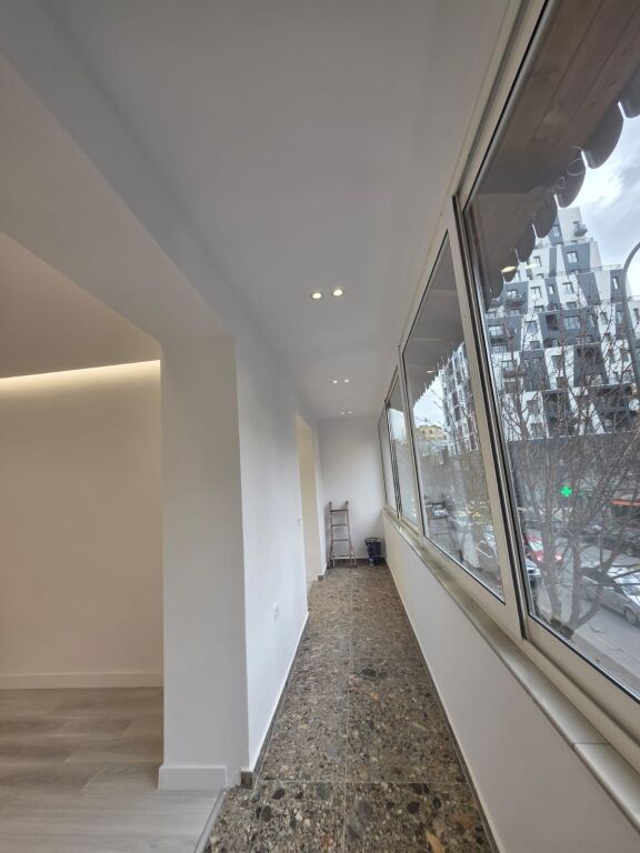 Premises for rent near the train station !