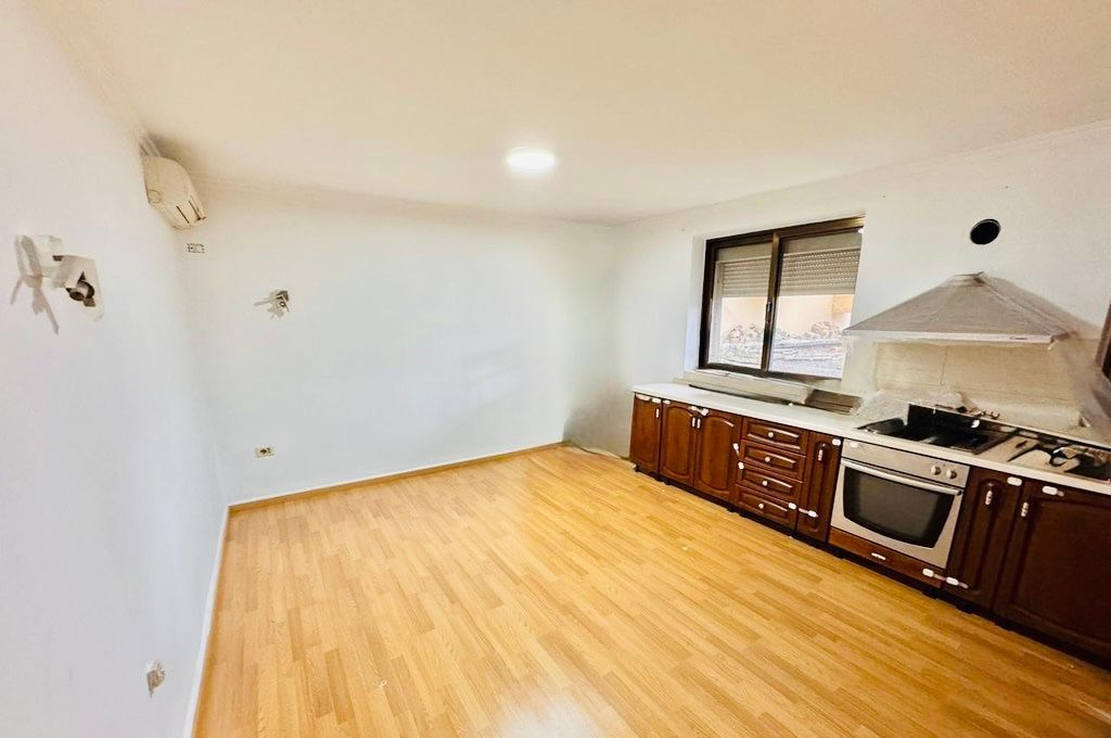 APPARTAMENTO PER UFFICIO, VIA ELBASANI 7 XHUXHAT!