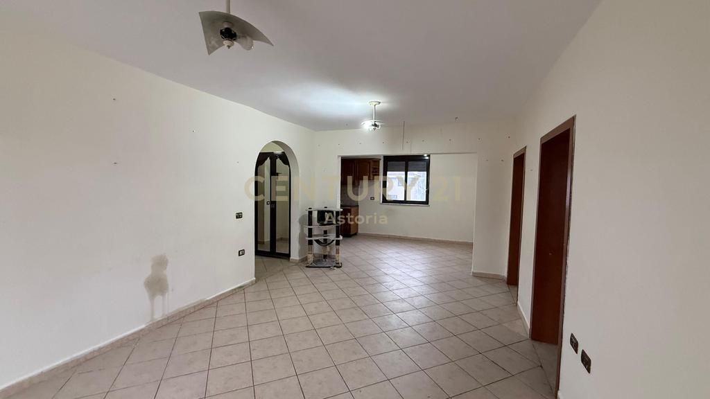 VENDESI APPARTAMENTO 2+1+2 AL 21 DICEMBRE