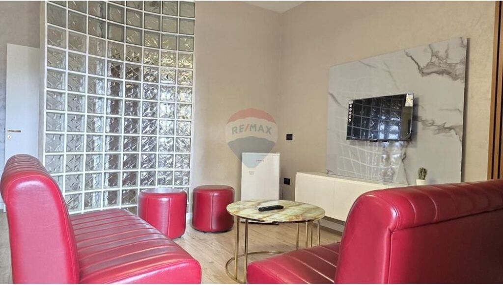 Appartamento 2 +1+2 in Piazza Skenderbej