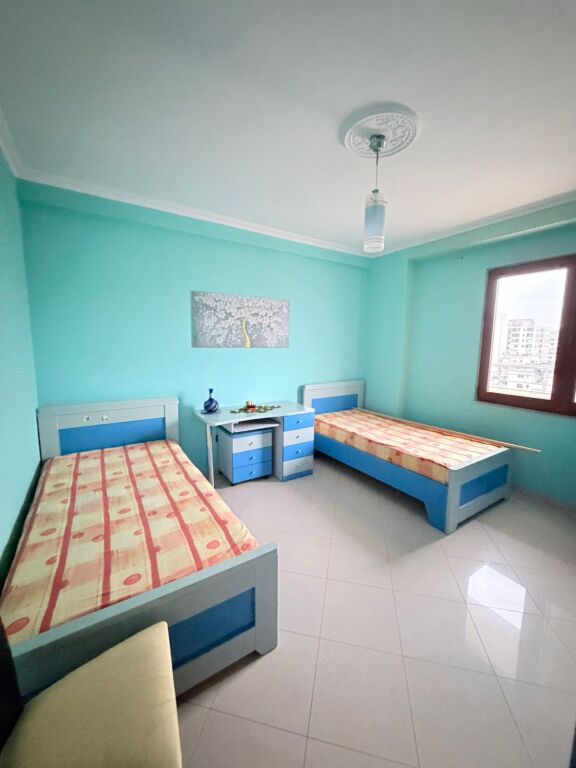 JEPET ME QERA APARTAMENT 2+1 ISH URT, DURRES