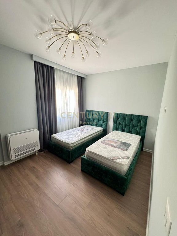 RESIDENCA LAKE LAND, JAPIM ME QIRA APARTAMENT 2+1+POST PARKIMI