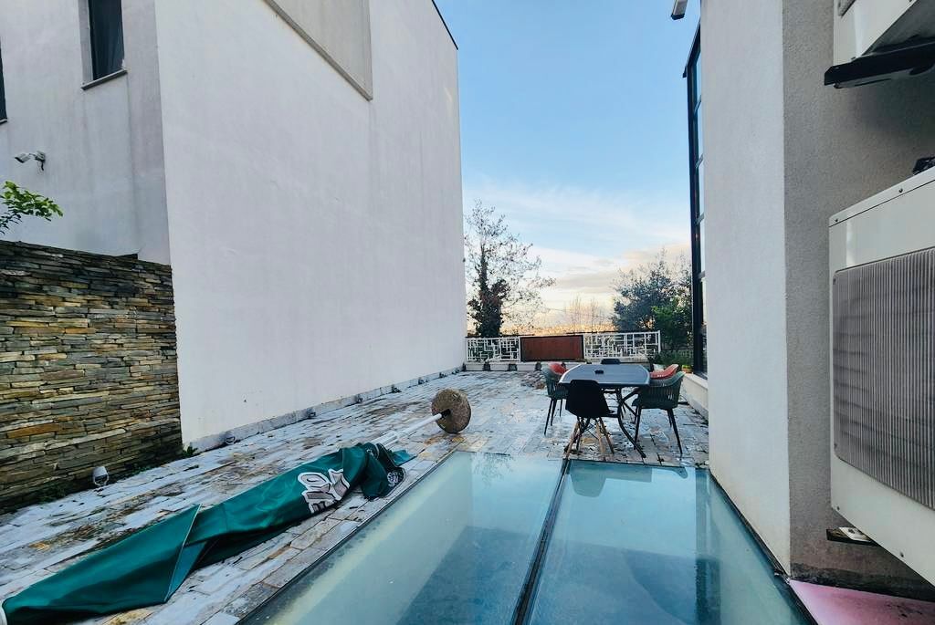 VILLA CON PISCINA IN AFFITTO A TEG!!!