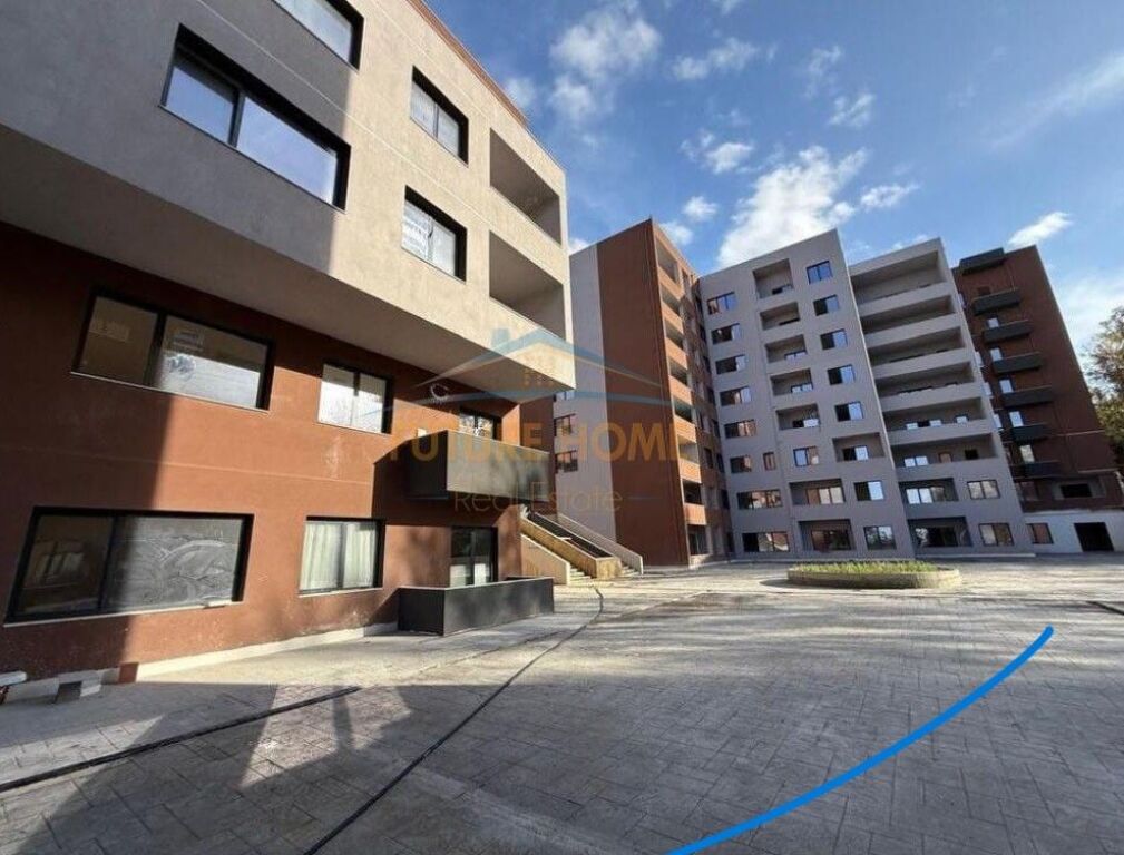 Shitet, Apartament 2+1+2 Rruga e Elbasanit, Tiranë.