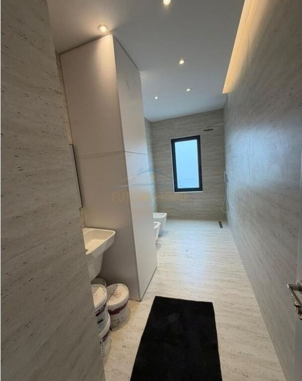 Affitto, Appartamento 1+1+Posto Auto, Via Barrikadave, Tirana.