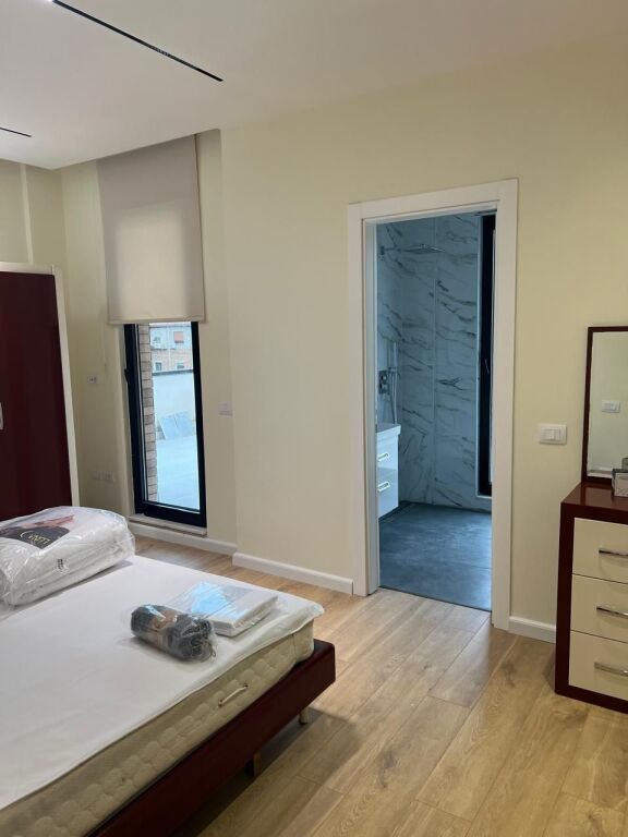 Qera | Apartament 2 + 1 | Rruga Siri Kodra | 800 €/muaj