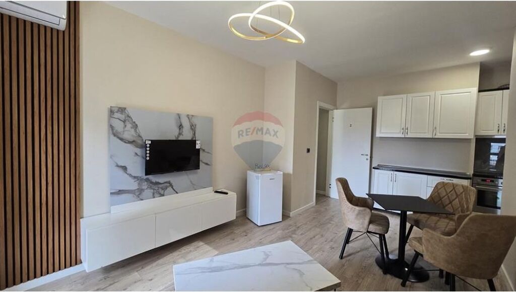 Appartamento 2 +1+2 in Piazza Skenderbej