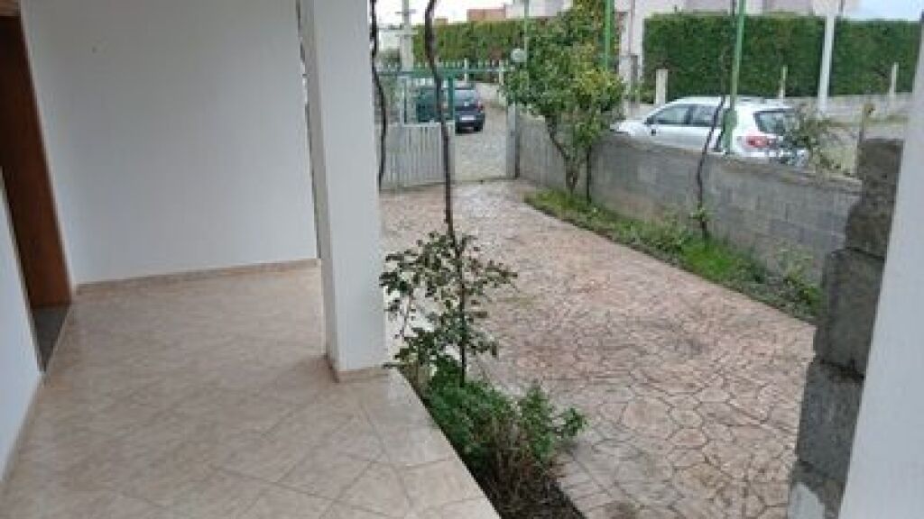 Tale, Lezhë shitet banesë private