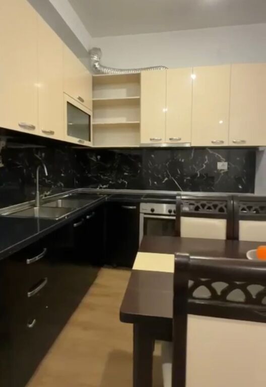 Apartament me qera - Ali Demi
