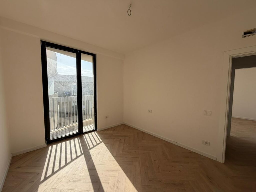 Apartament 3+1 per qira tek Golden Tower 3 tek Rruga Mine Peza.