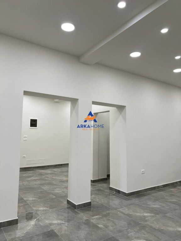 BUSINESS PREMISES FOR RENT BY THE ROAD "AT DINAMO STADIUM" 2500 EURO