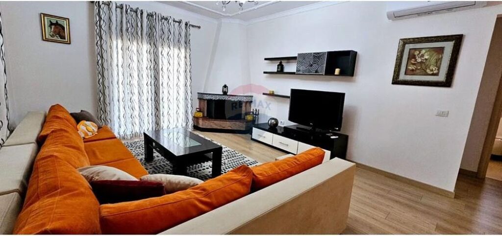 Dupleks me qira në Rruga Ali Demi