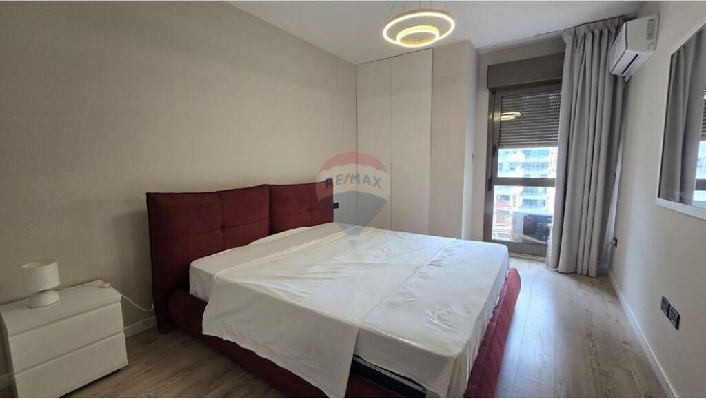 Appartamento 2 +1+2 in Piazza Skenderbej