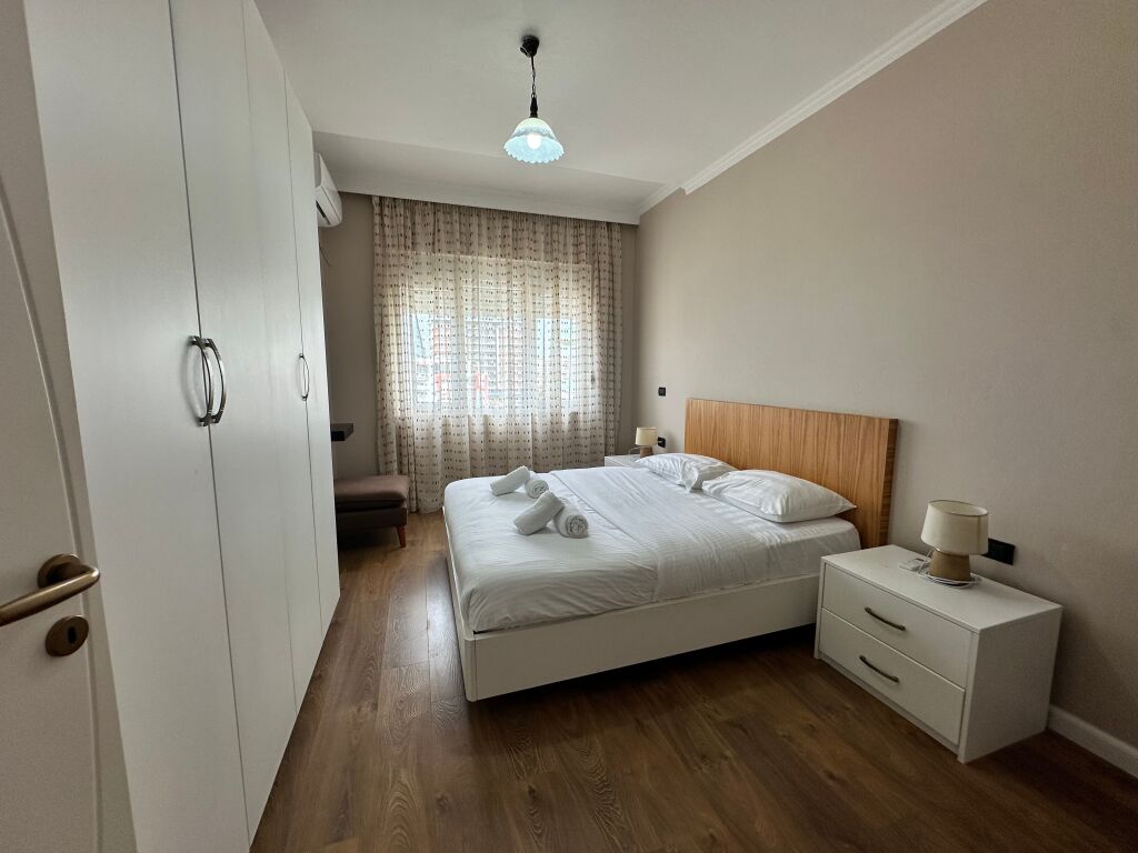 Apartament me pamje nga deti për qira afatgjatë Vlorë