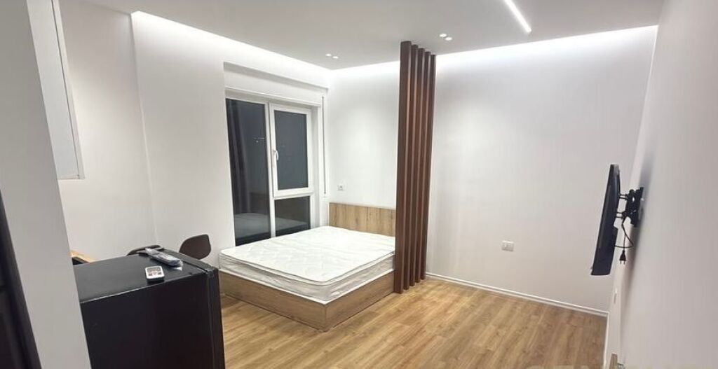 Jepet me qira garsoniere tek 5 Maji 400 € /Muaj