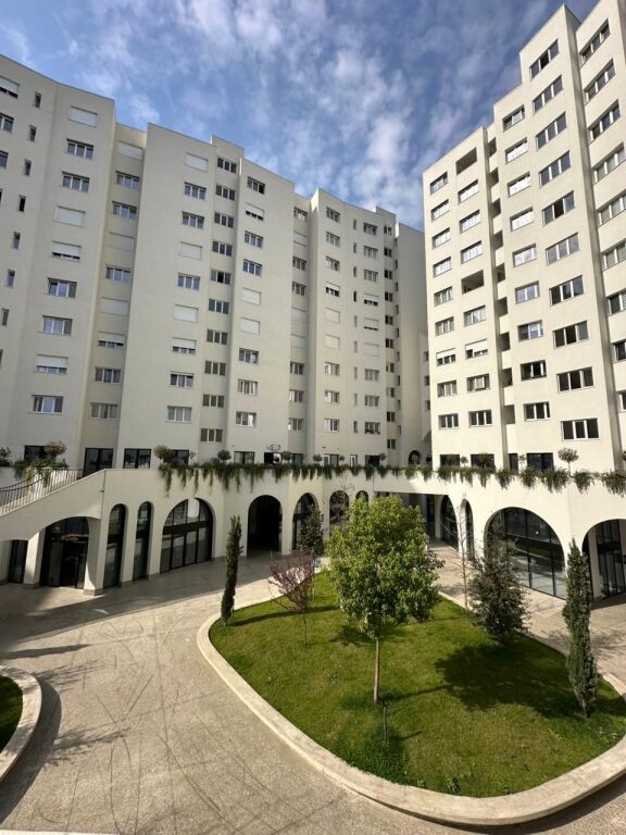 JEPET ME QERA 1+1 DHE PARKIM RIVER RESIDENCE 600 EURO