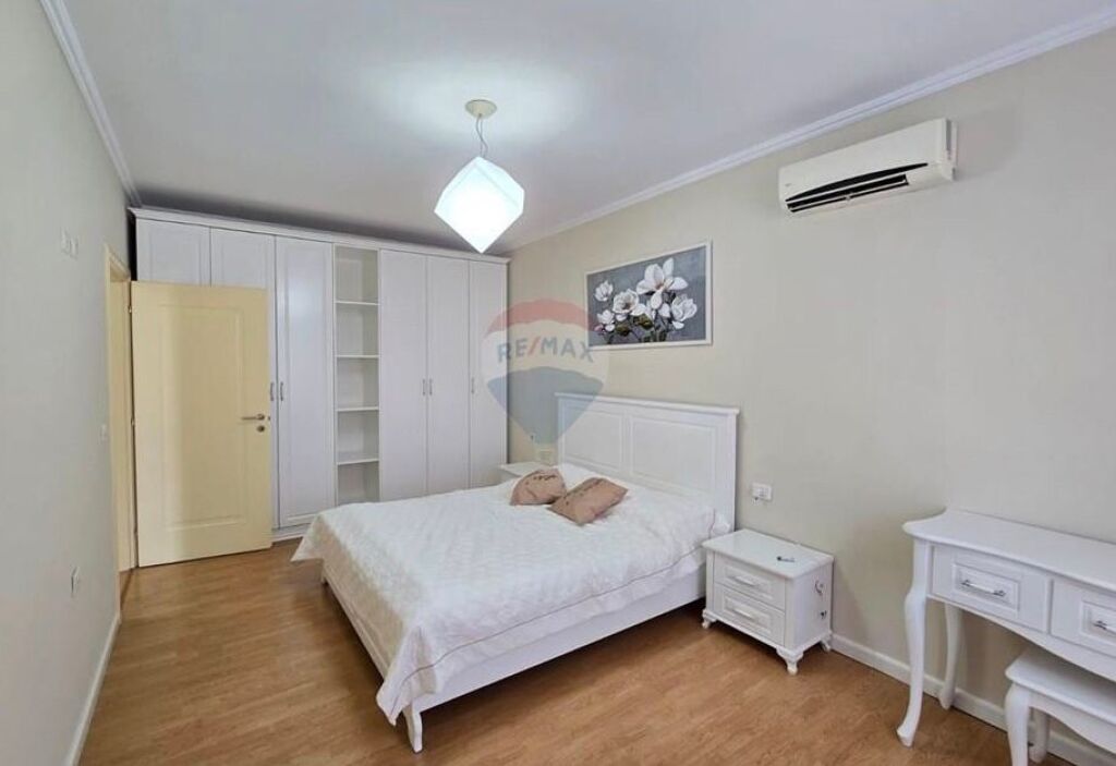 Apartament - Për Shitje - Stacioni i Trenit, Tiranë ID: 530201001-834