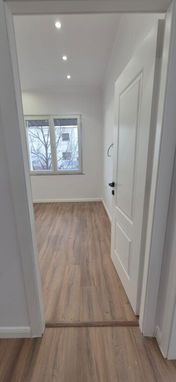 Shitet Apartament 2+1  Rr.Bardhyl.