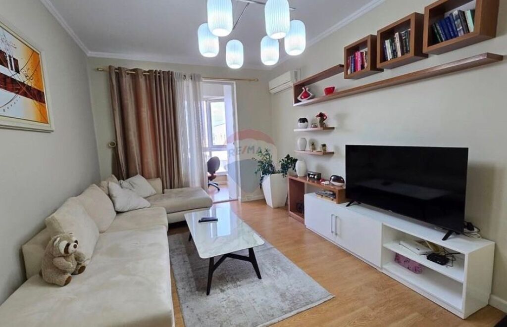 Apartament - Për Shitje - Stacioni i Trenit, Tiranë ID: 530201001-834