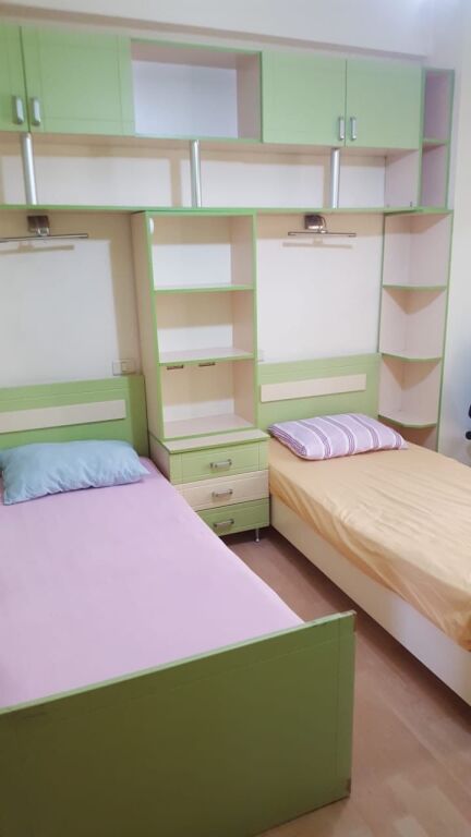 2+1,i mobiluar ne zog te zi prane logos,700 euro