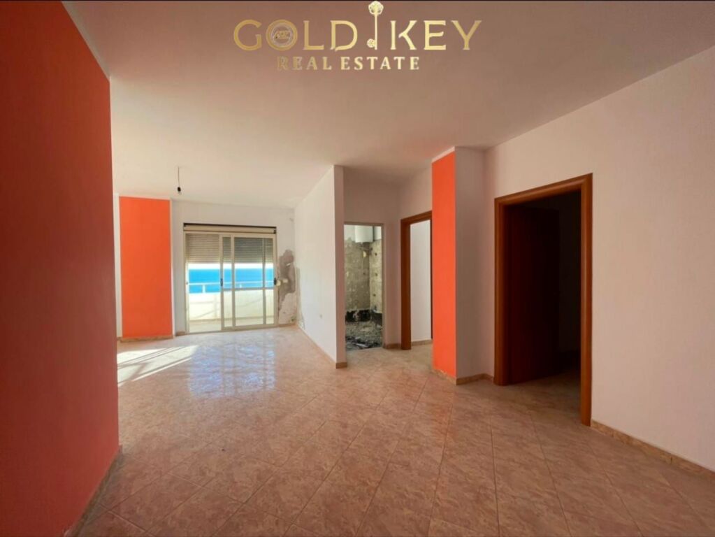 🏠 Shitet Apartament 2+1 (mundesi konvertimi ne 2 apartamenti 1+1)
