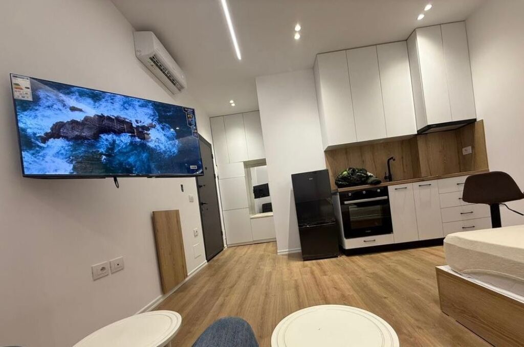 Jepet me qira garsoniere tek 5 Maji 400 € /Muaj