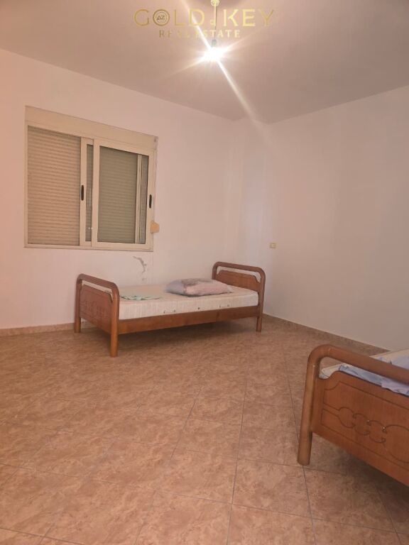 🏠 Shitet Apartament 2+1 (mundesi konvertimi ne 2 apartamenti 1+1)
