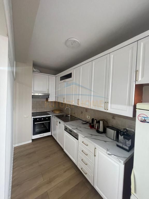 Qera, Apartament 2+1+2 Qender Tirane