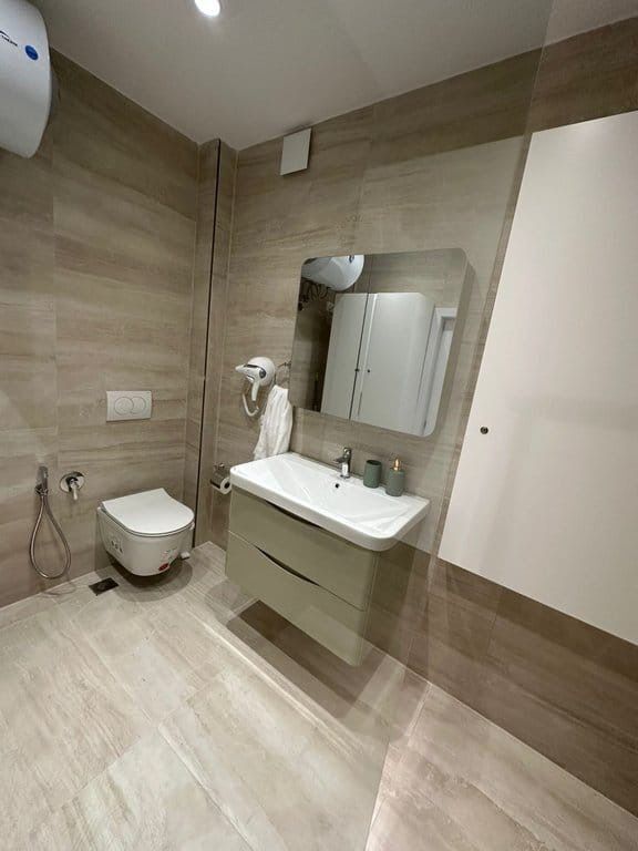 Appartamento moderno 1+1 in affitto a Bllok