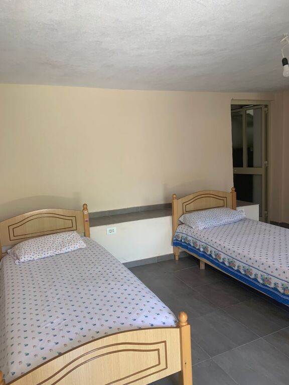 Jepet me qera garsoniere