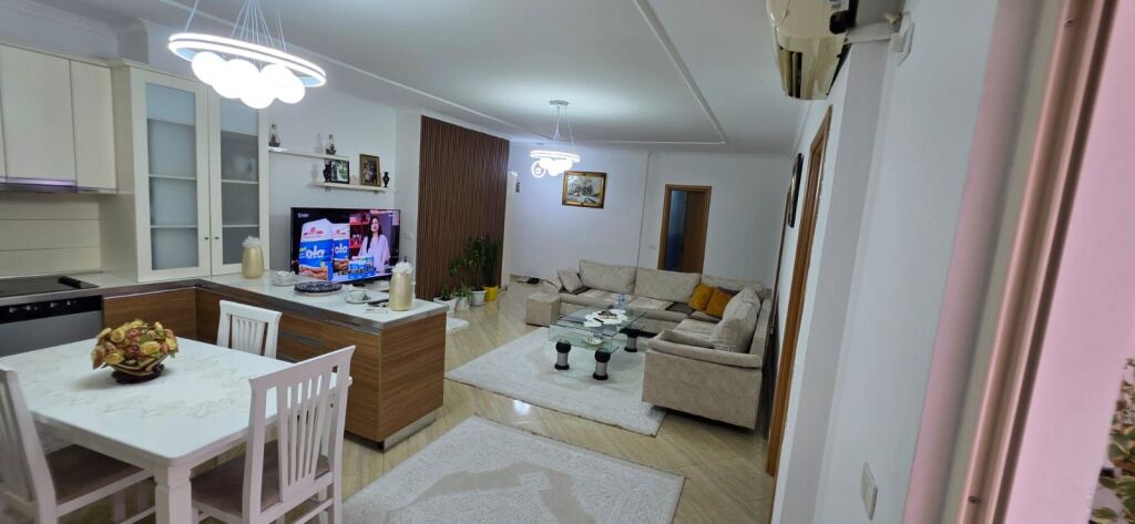 🏠 Jepet me qira Apartament për zyra ose perdorim komercial ose Banim ‼