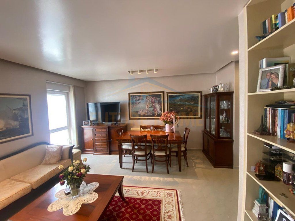 Apartment 3+1+2 for sale Kompleksi Kontakt 21 Dhjetori