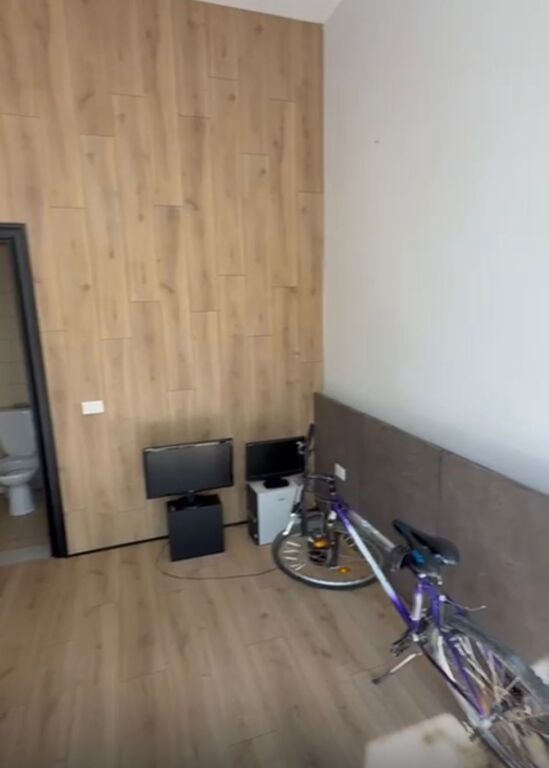 NEGOZIO IN AFFITTO VICINO AL GIURIDICO