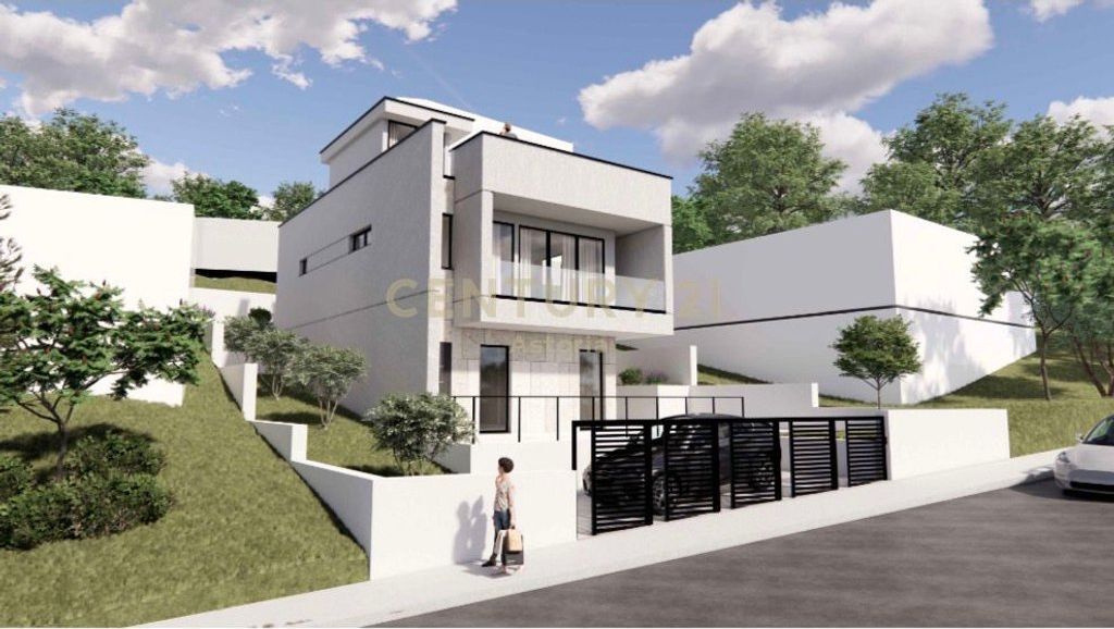 Vilë Moderne 2-Katëshe për Shitje