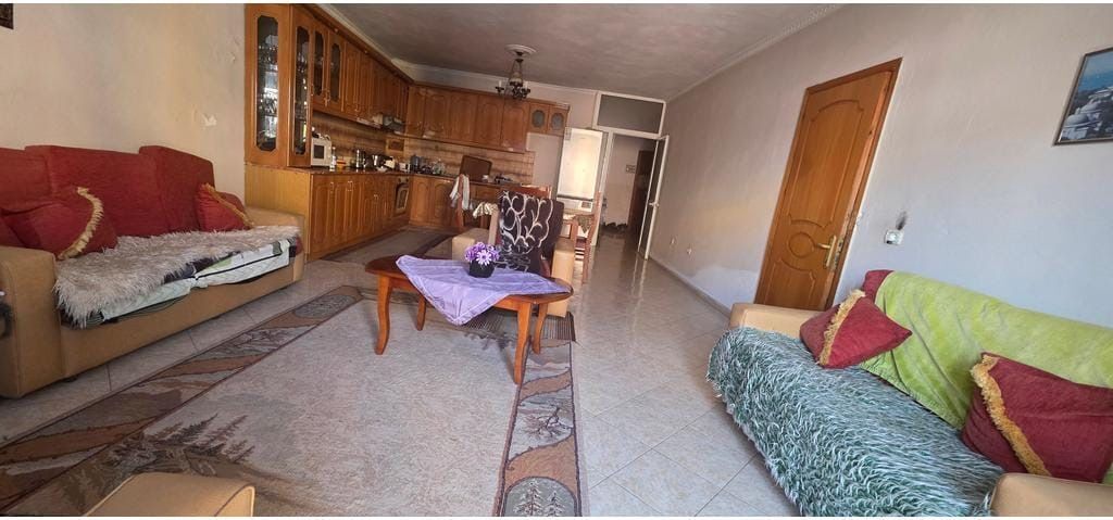 Apartament 3+1+2 per shitje Komuna e Parisit !