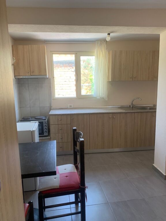 Jepet me qera garsoniere