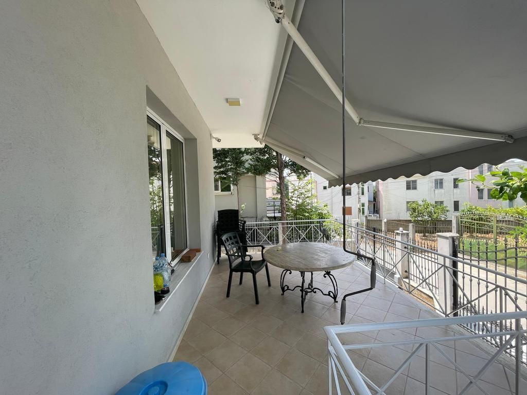 VILE ME QIRA PRANE KOMPLEKSIT TE VILAVE AMERIKANE!