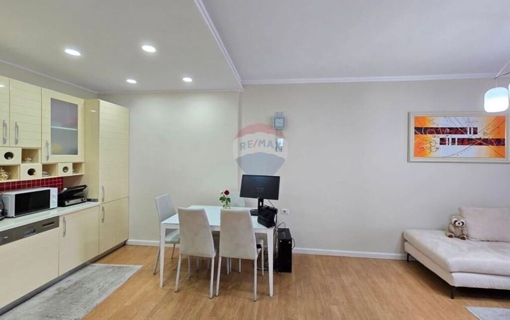 Apartament - Për Shitje - Stacioni i Trenit, Tiranë ID: 530201001-834