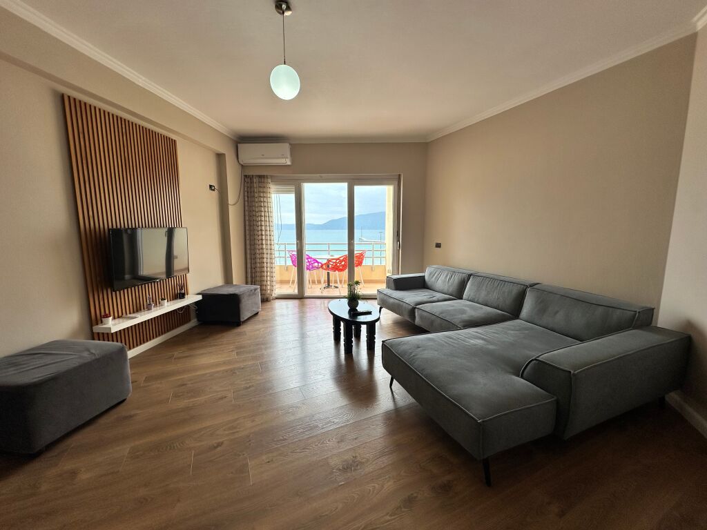 Apartament me pamje nga deti për qira afatgjatë Vlorë