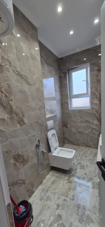 Shitet Apartament 2+1  Rr.Bardhyl.