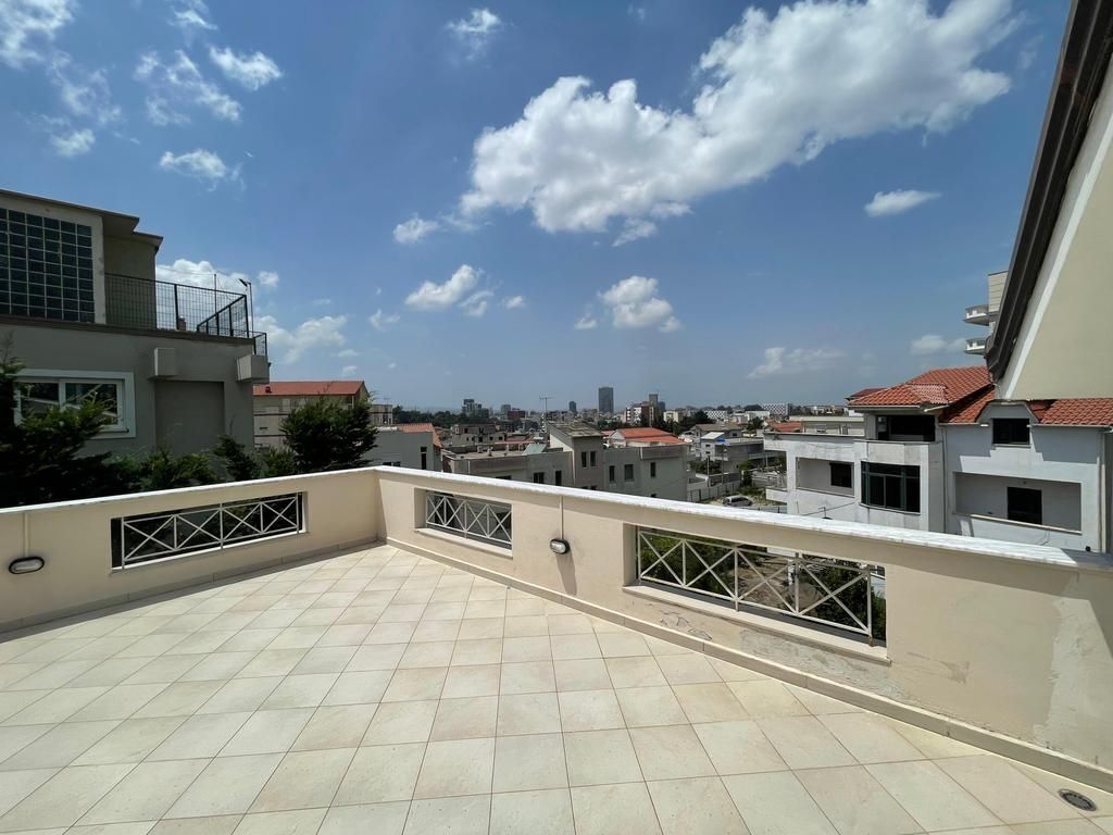 VILE ME QIRA PRANE KOMPLEKSIT TE VILAVE AMERIKANE!