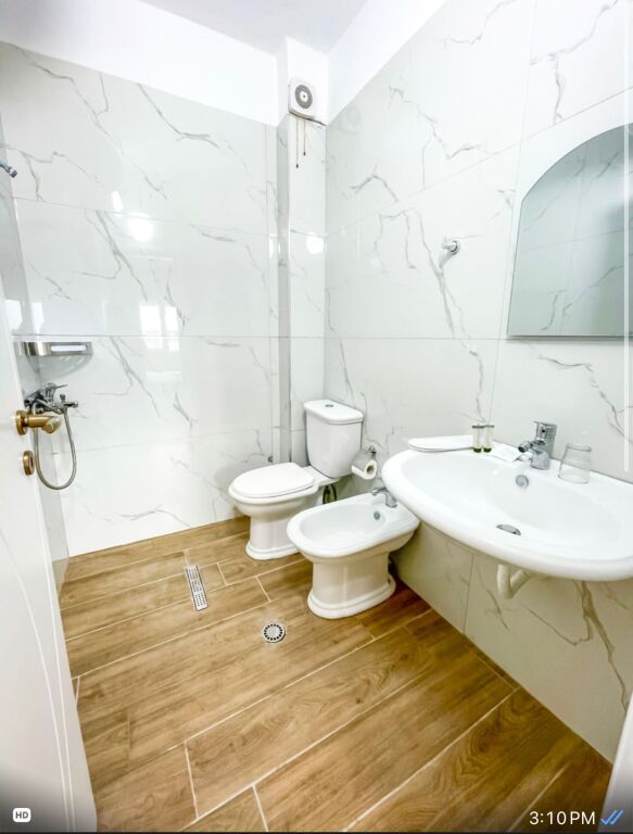 Apartament me pamje nga deti për qira afatgjatë Vlorë