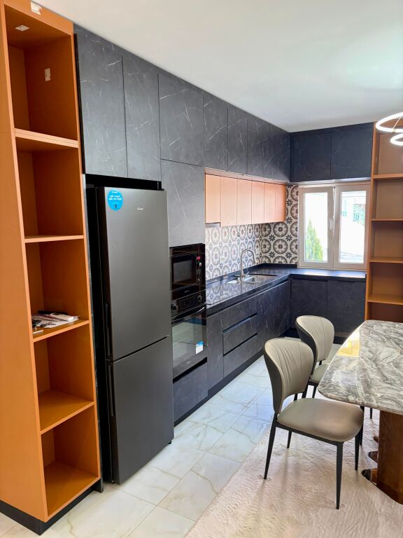 Apartament 2+1 me qera tek Liqeni Farkës