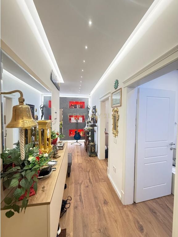 Shitet Apartament 2+2 tek Vila e Zogut, Durrës !