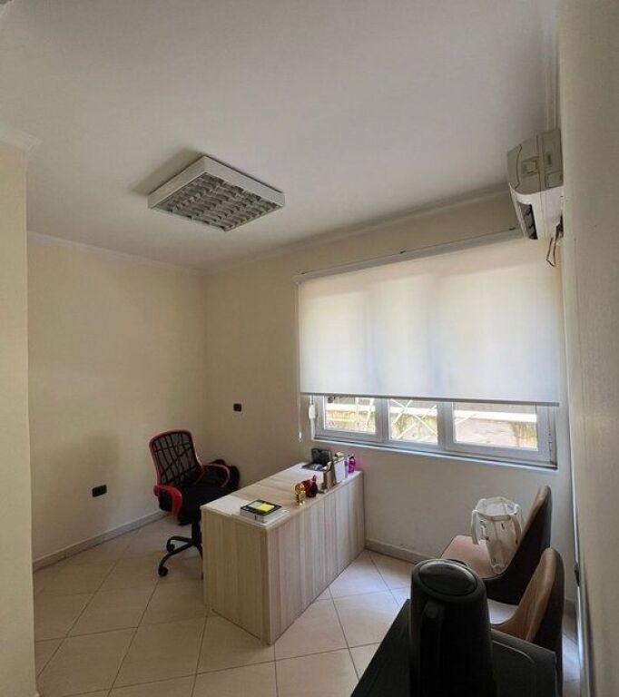 Appartamento in affitto per uffici a Blloku ,