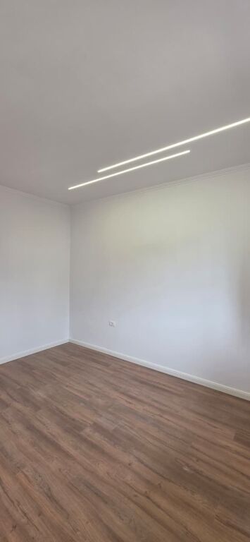 Shitet apartament 2+1 pranë rr. Bardhyl | VR111